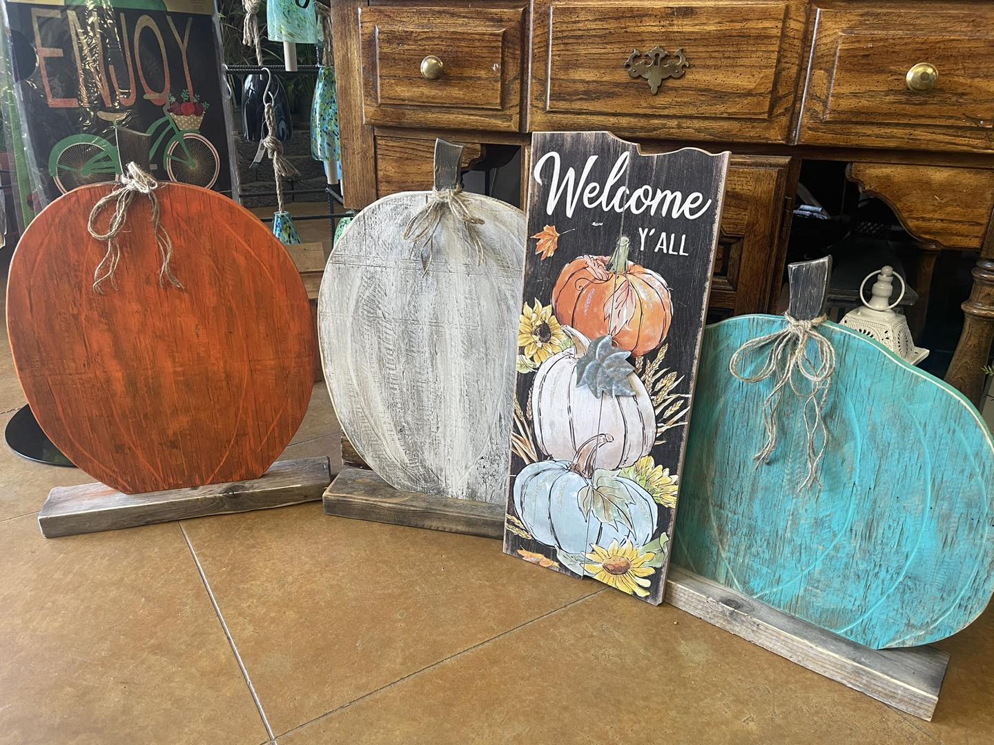 rustic pumpkin decor